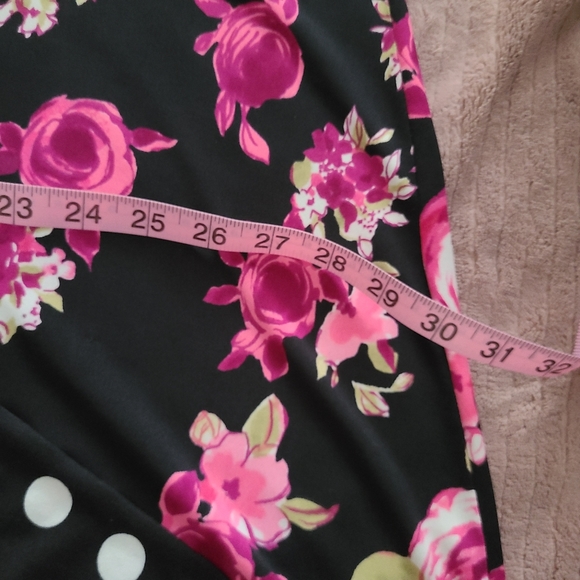 SOLD 💗Floral High low top💗 - Picture 4 of 5